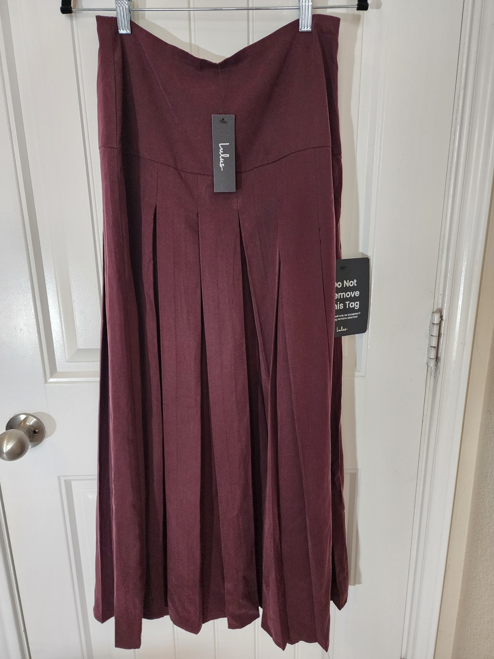 NWT Lulus Vessa Burgundy High Rise Pleated Maxi Skirt Slit Size M - Picture 2 of 14